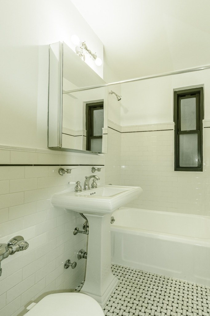 141 East 56th Street - Photo 5