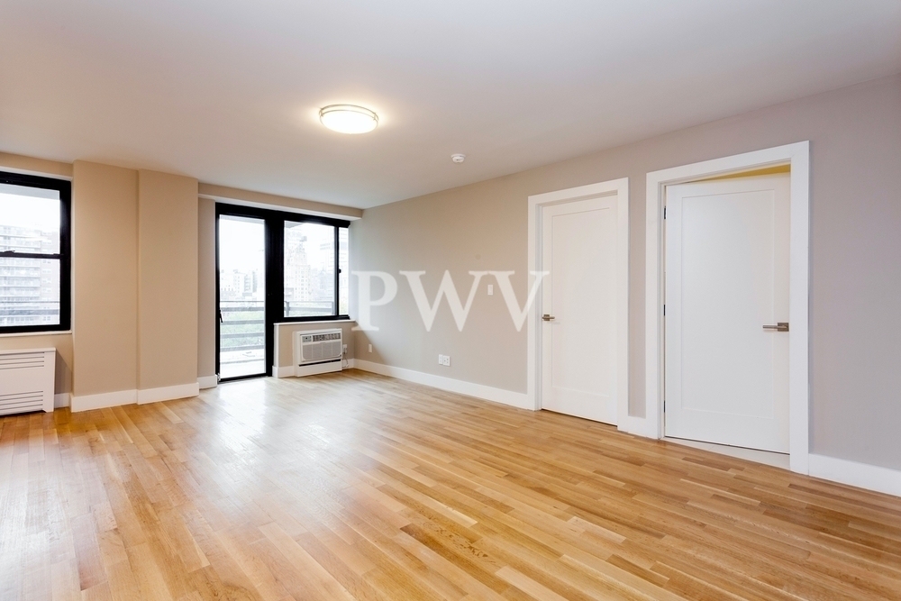 West 97TH Columbus avenue  - Photo 9