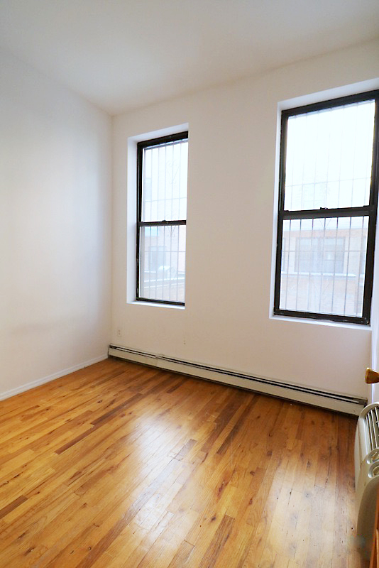 407 West 51 St - Photo 2