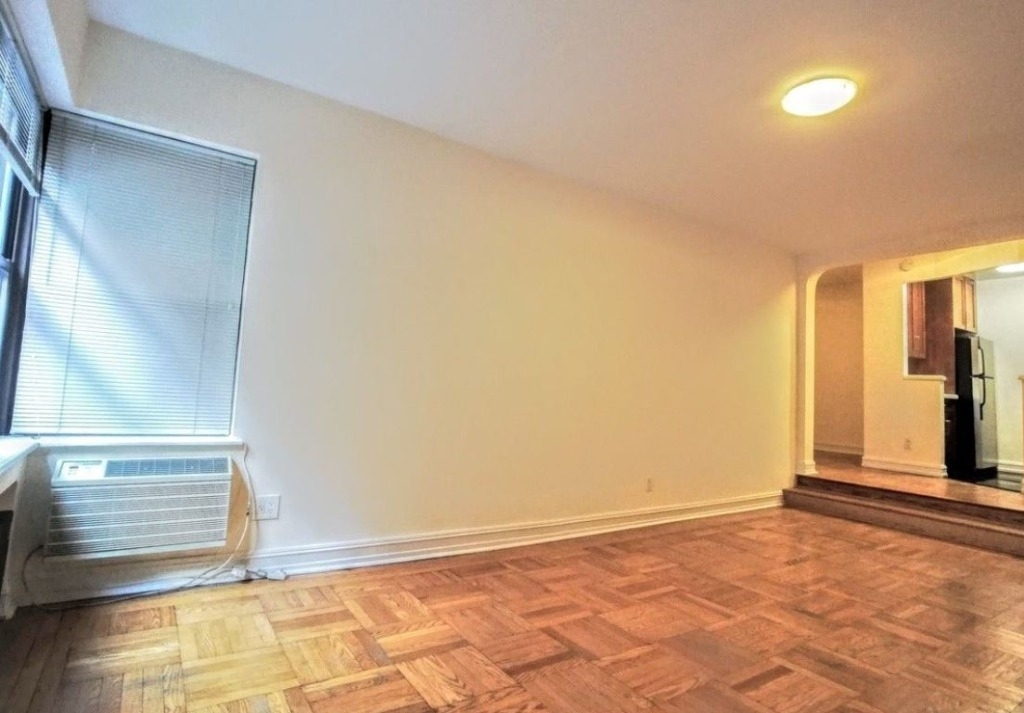 235 east 46th St - Photo 2