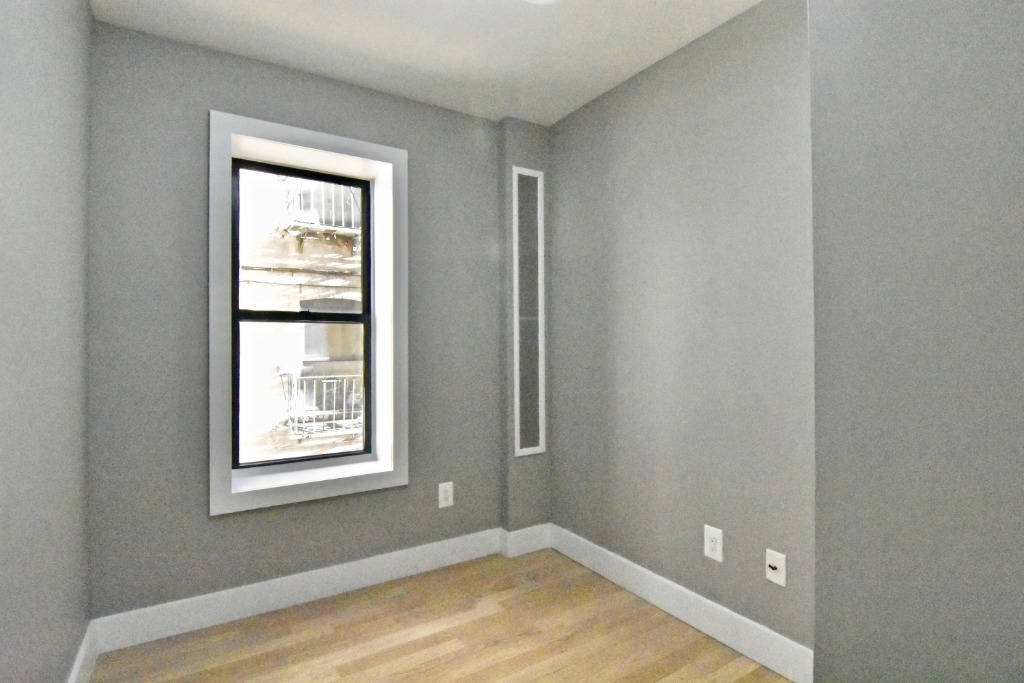 304 W 151st - Photo 3