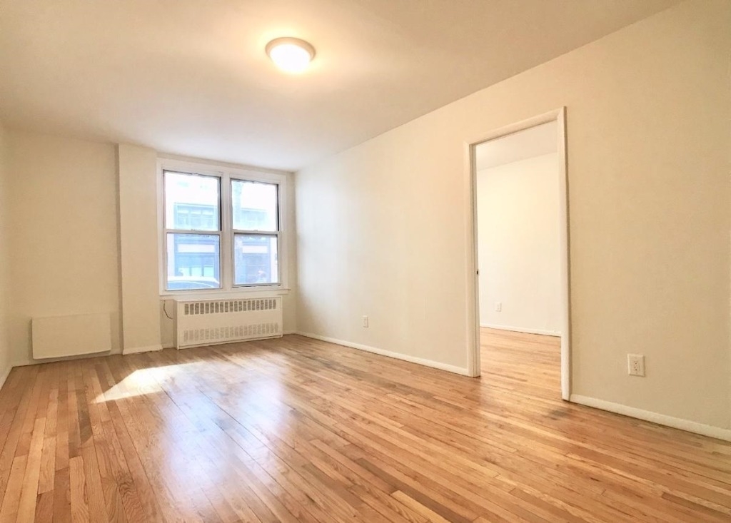 270 West 25th Street - Photo 0