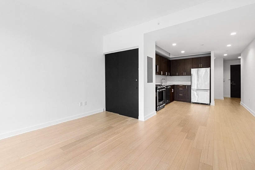 21 West End Avenue - Photo 1