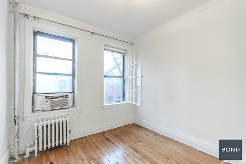 324 East 19th Street - Photo 3