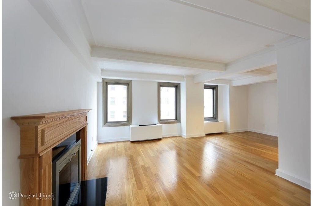 101 West 55th St - Photo 1