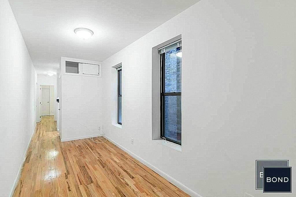 220 East 85 - Photo 3