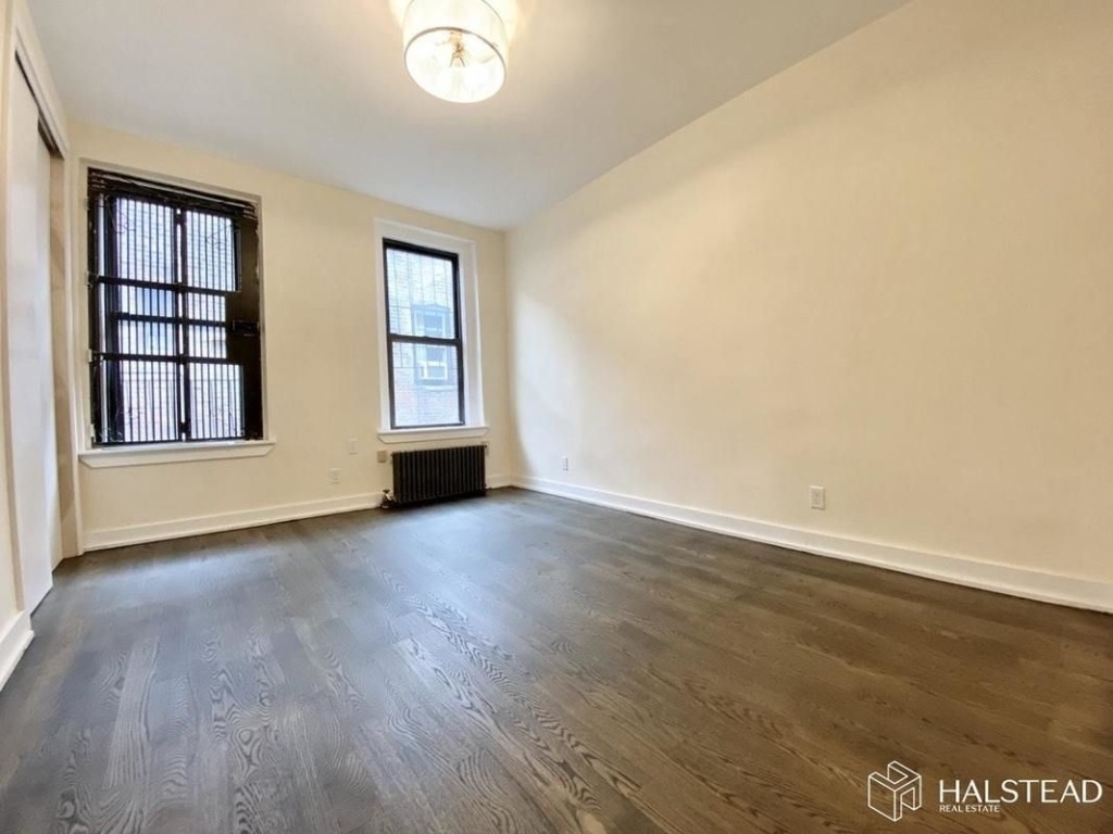 2680 Broadway - Photo 5