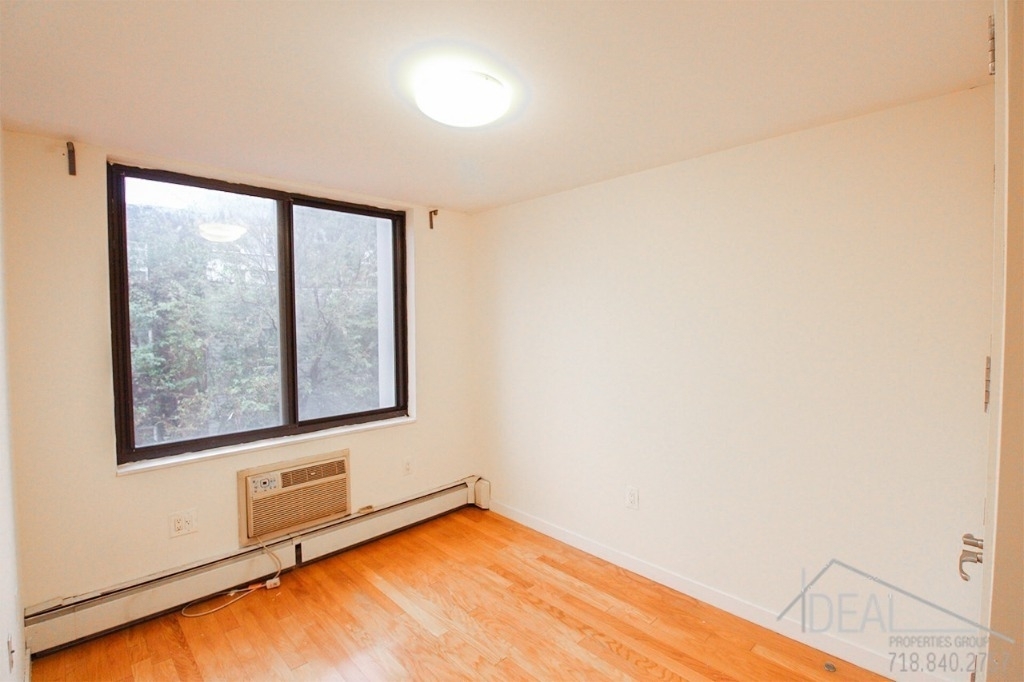 924 Metropolitan Avenue - Photo 4