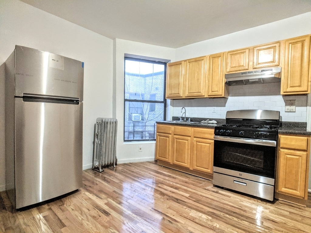 1633 Nostrand Ave - Photo 3