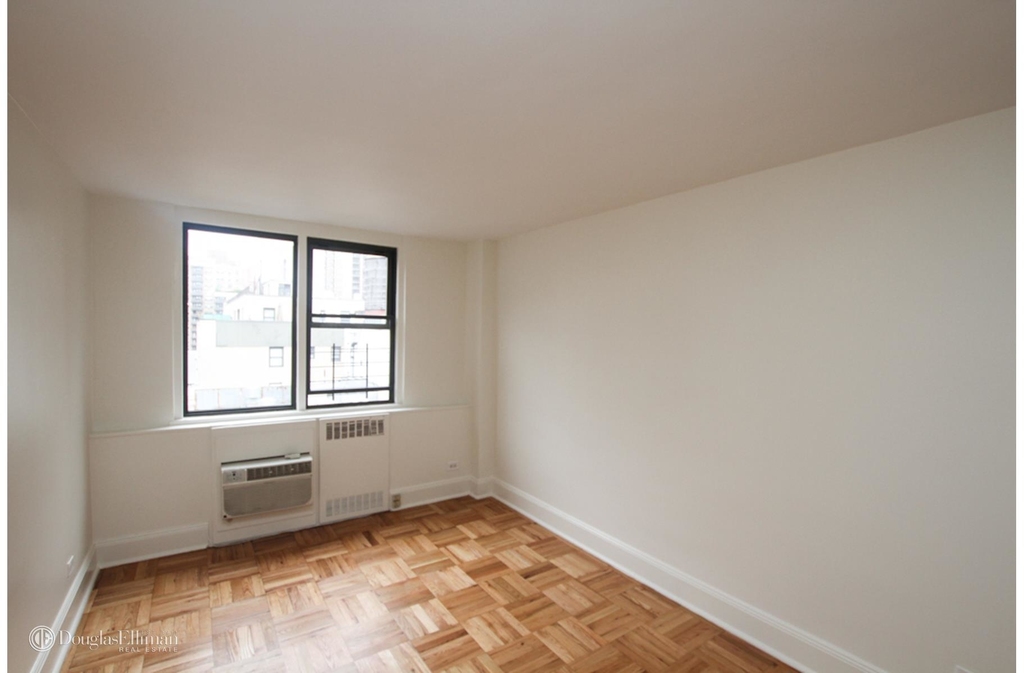 435 East 79th St - Photo 2