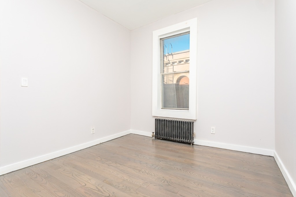 139 Tompkins Avenue - Photo 8