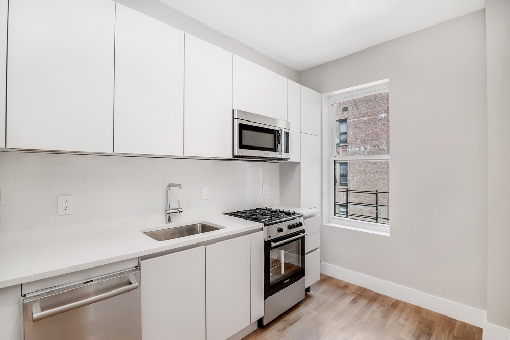 58 Linden Boulevard  - Photo 1