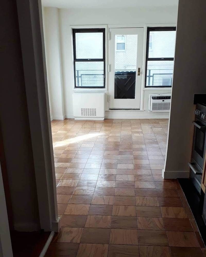 236 East 36th Street - Photo 4