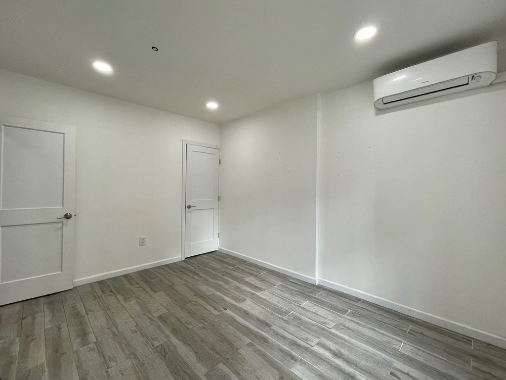 133 East 110th Street - Photo 12