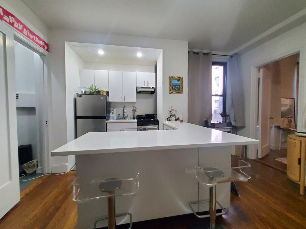 140 East 46th Street - Photo 0