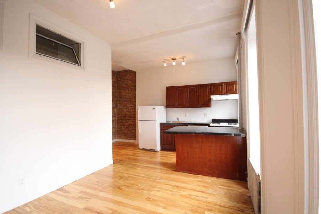 Copy of 1047 Bedford Ave - Photo 1