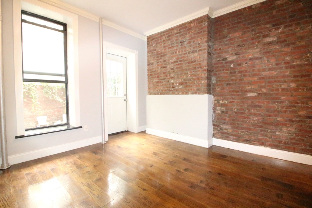 635 East 6th Street - Photo 0