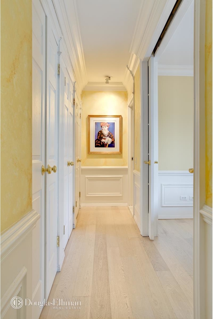 220 East 65th St - Photo 4