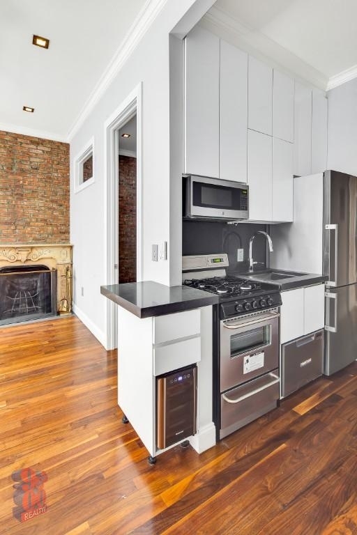 329 East 58th Street - Photo 1