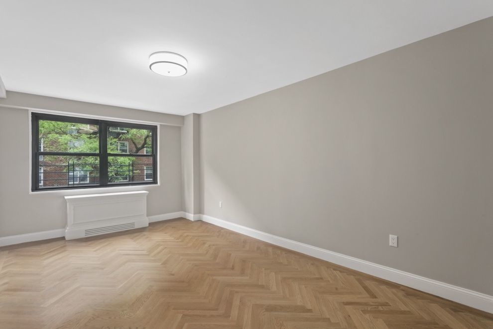 305 East 86th Street - Photo 2