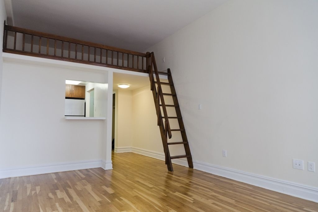 1 Astor Pl - Photo 1