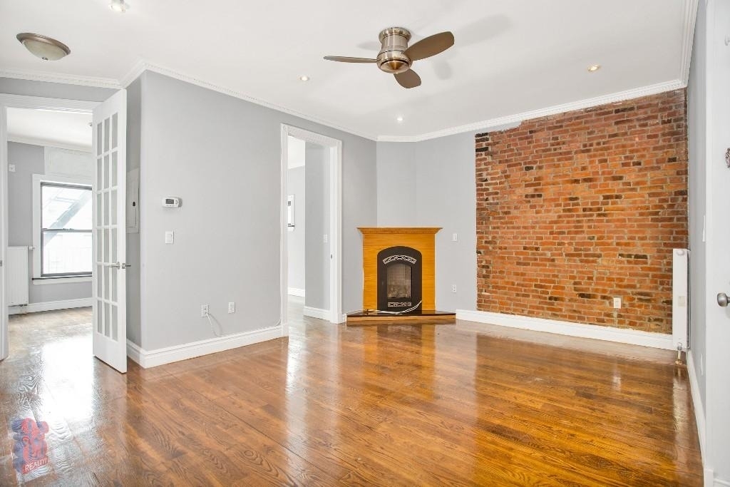 3 Bedroom in East Village  - Photo 1