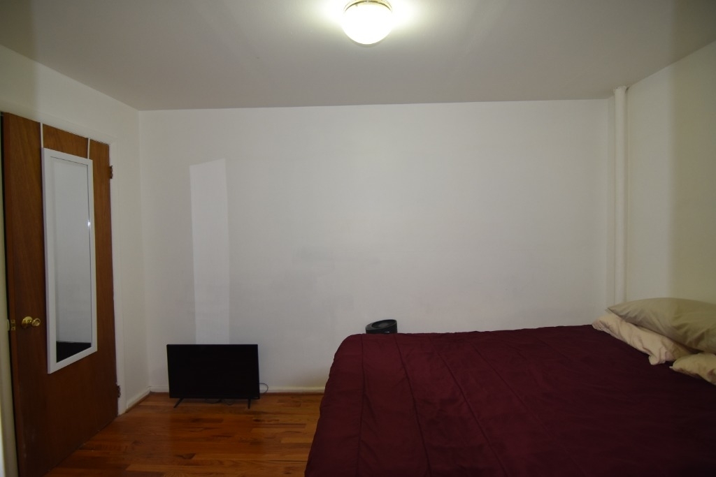 24 Avenue C - Photo 2