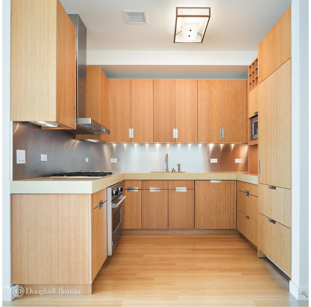 450 West 17th St - Photo 3