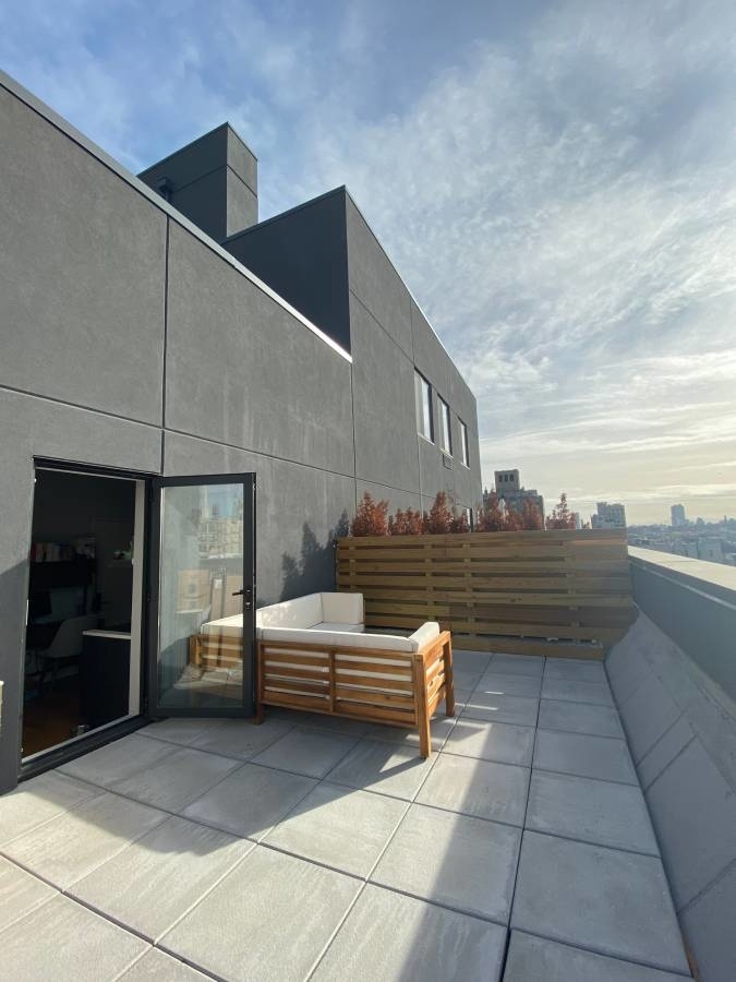 101 East 10th Street - Photo 8