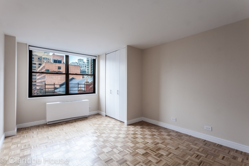 East 87 Street - Photo 6