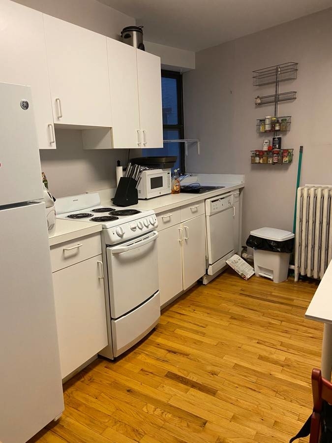 434 East 72 Street - Photo 6