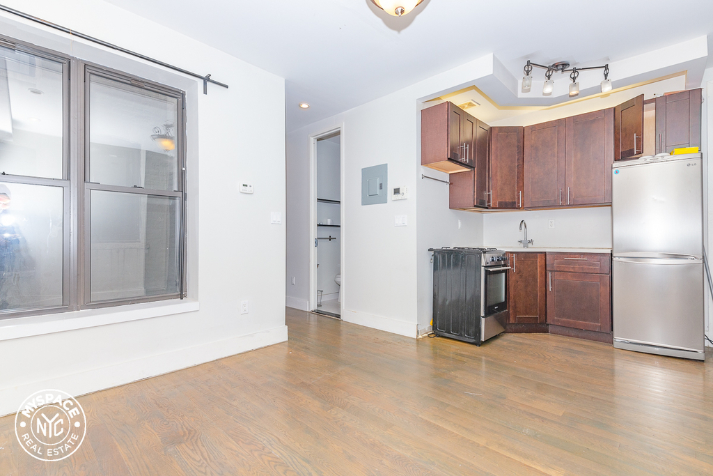 1328 Hancock Street - Photo 0