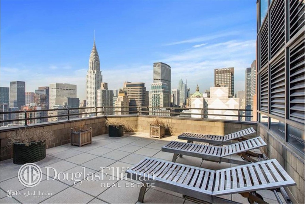 240 East 47th St - Photo 6