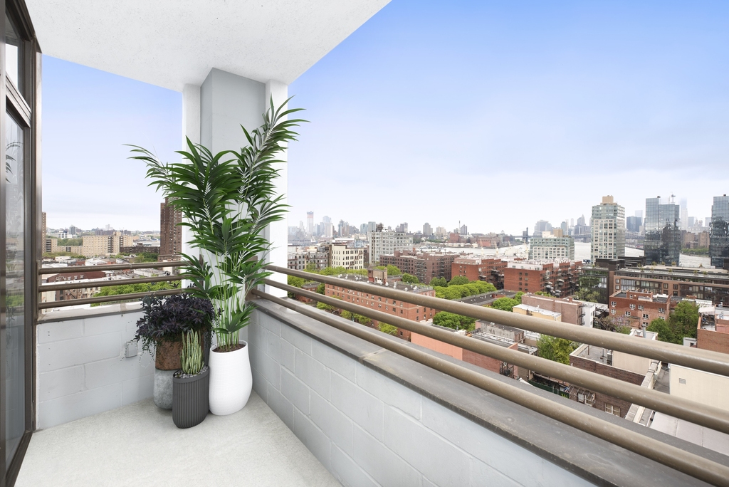 424 Bedford Ave - Photo 1