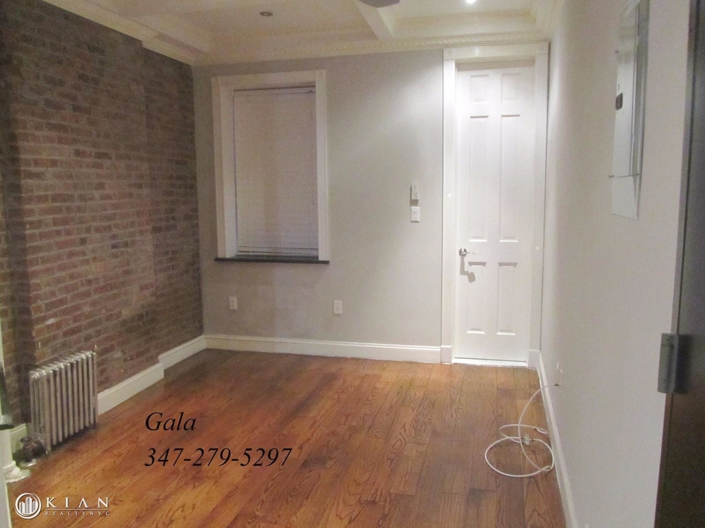 W 108th St - Photo 17