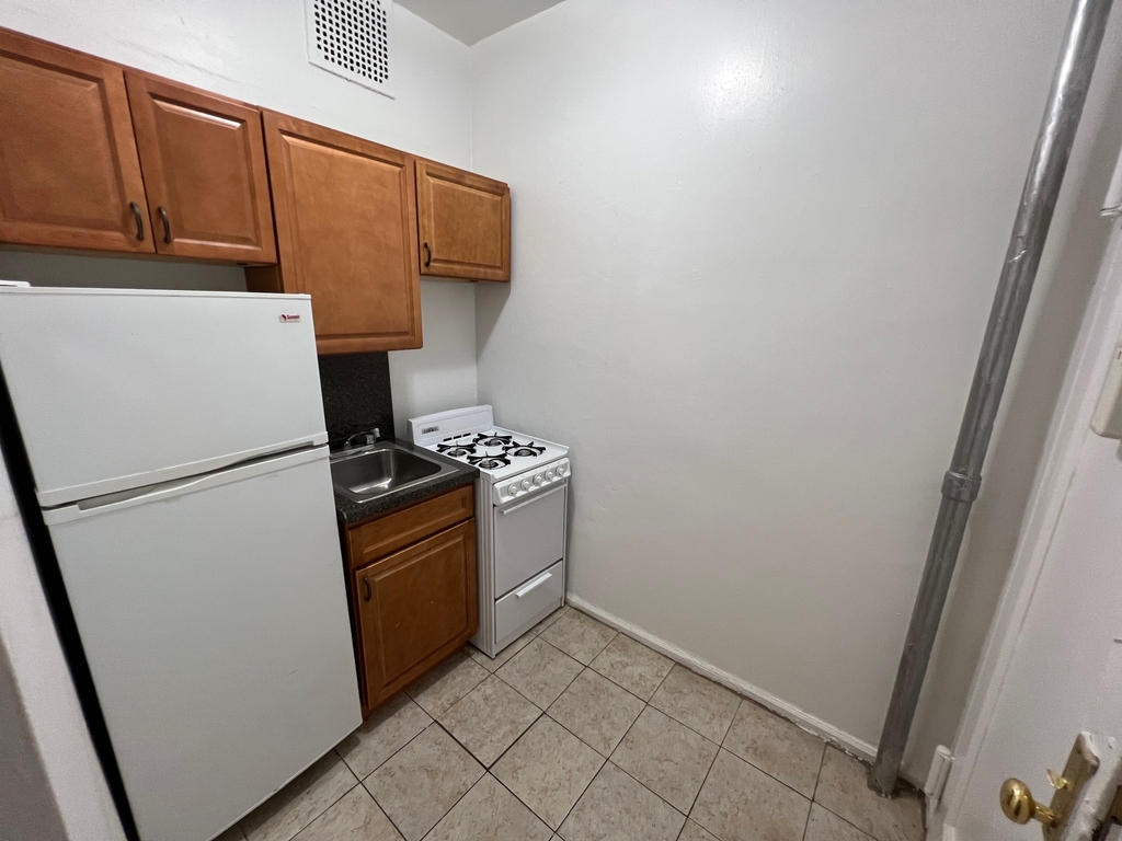 200 WEST 113 STREET  - Photo 4