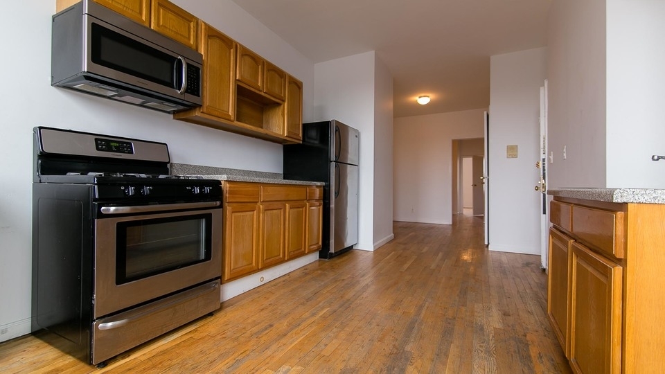 953 Metropolitan Ave - Photo 9