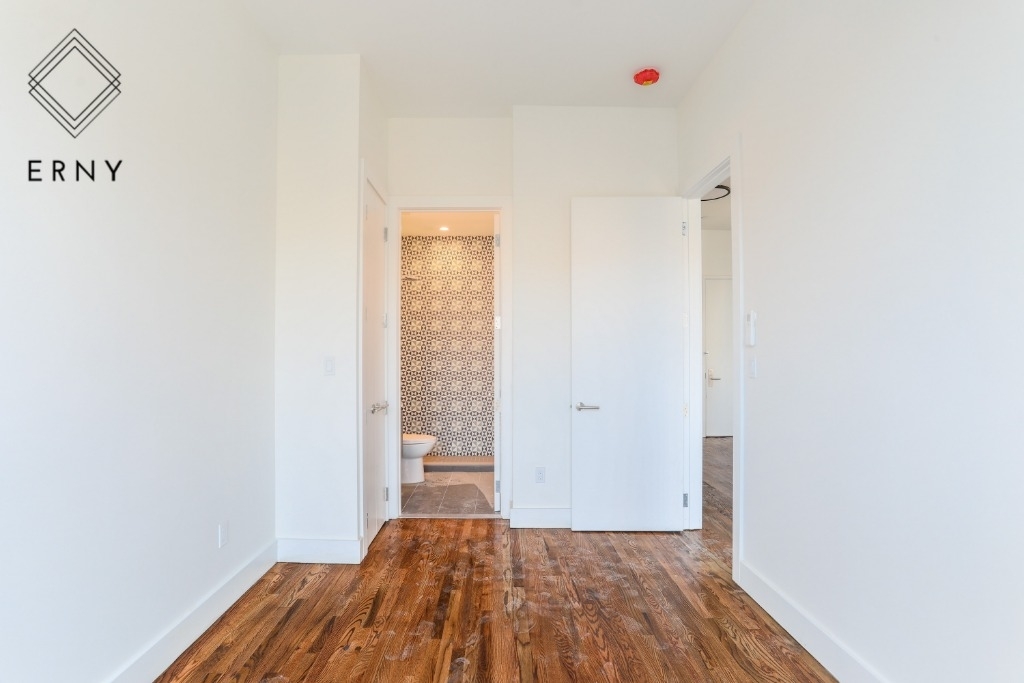 486 Lefferts Avenue - Photo 5