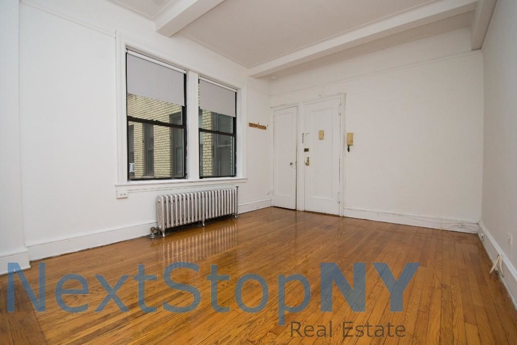 155 East 52nd Street - Photo 4