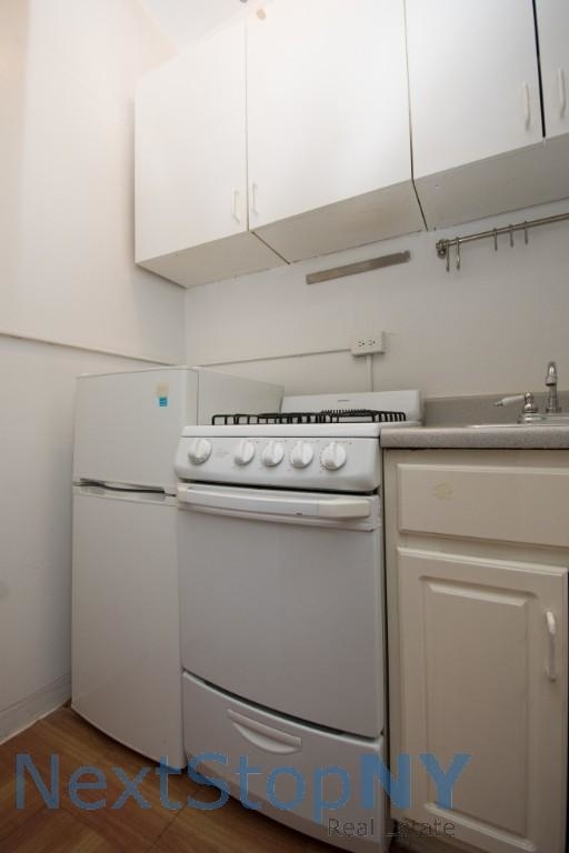 155 East 52nd Street - Photo 6