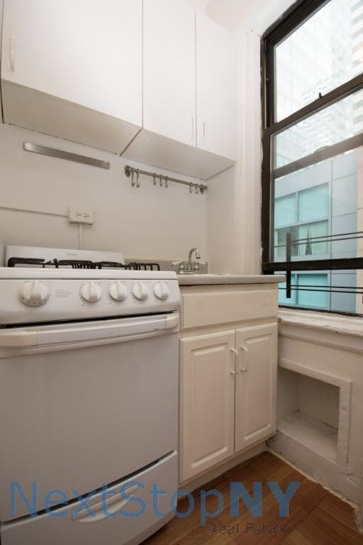 155 East 52nd Street - Photo 7