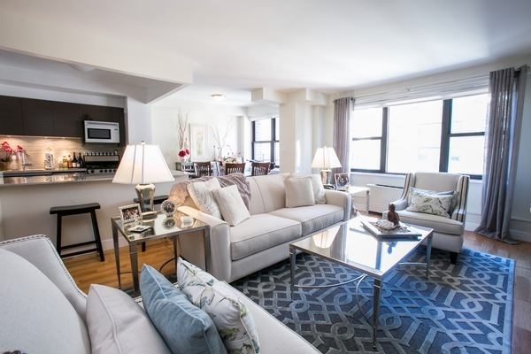 141 East 33rd Street - Photo 2