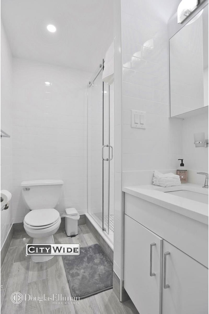 137 East 38th St - Photo 8