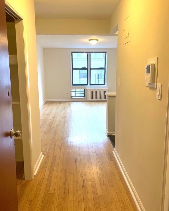 151 West 16th St - Photo 4