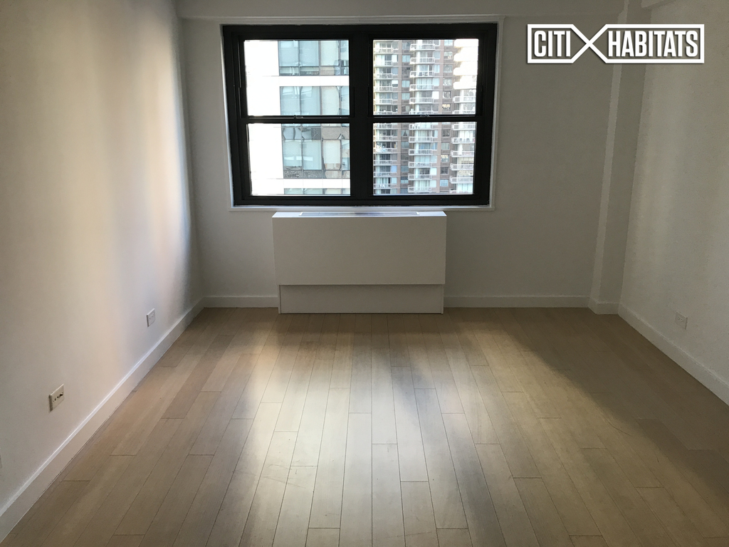 222 East 39th Street - Photo 7