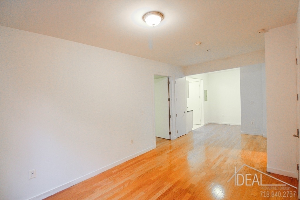 934 Metropolitan Ave - Photo 2