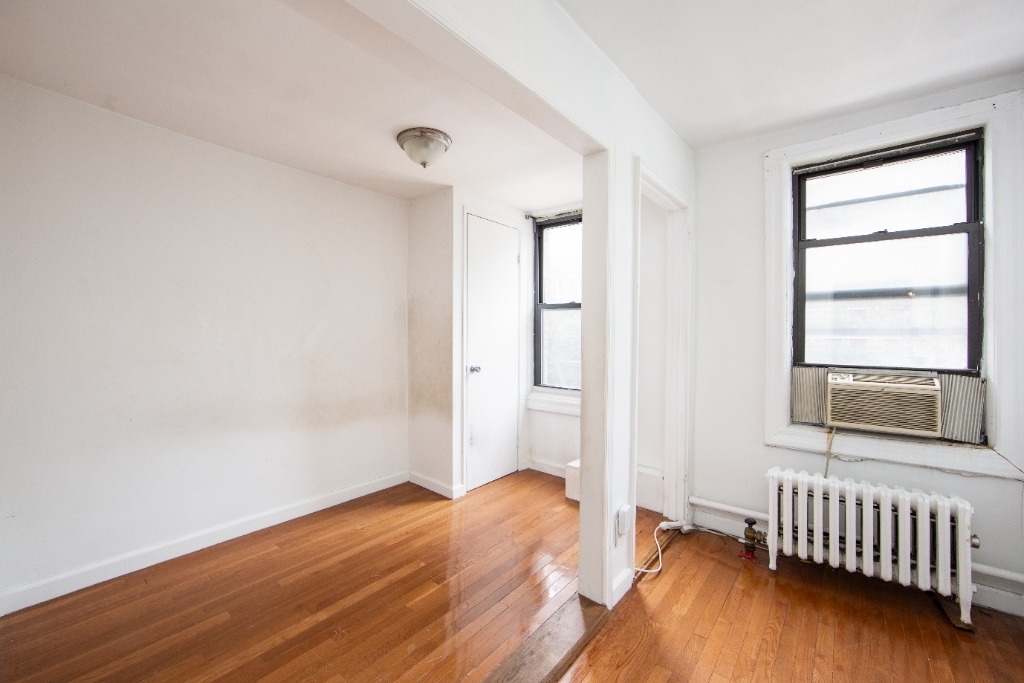 374 Eighth Avenue - Photo 2