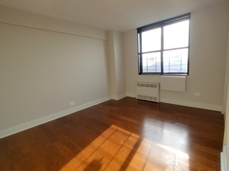 3333 Broadway - Photo 10