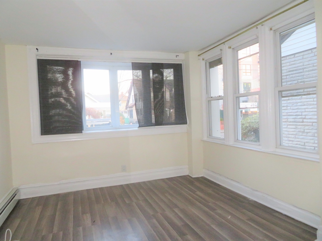 1478 Brooklyn Avenue - Photo 6