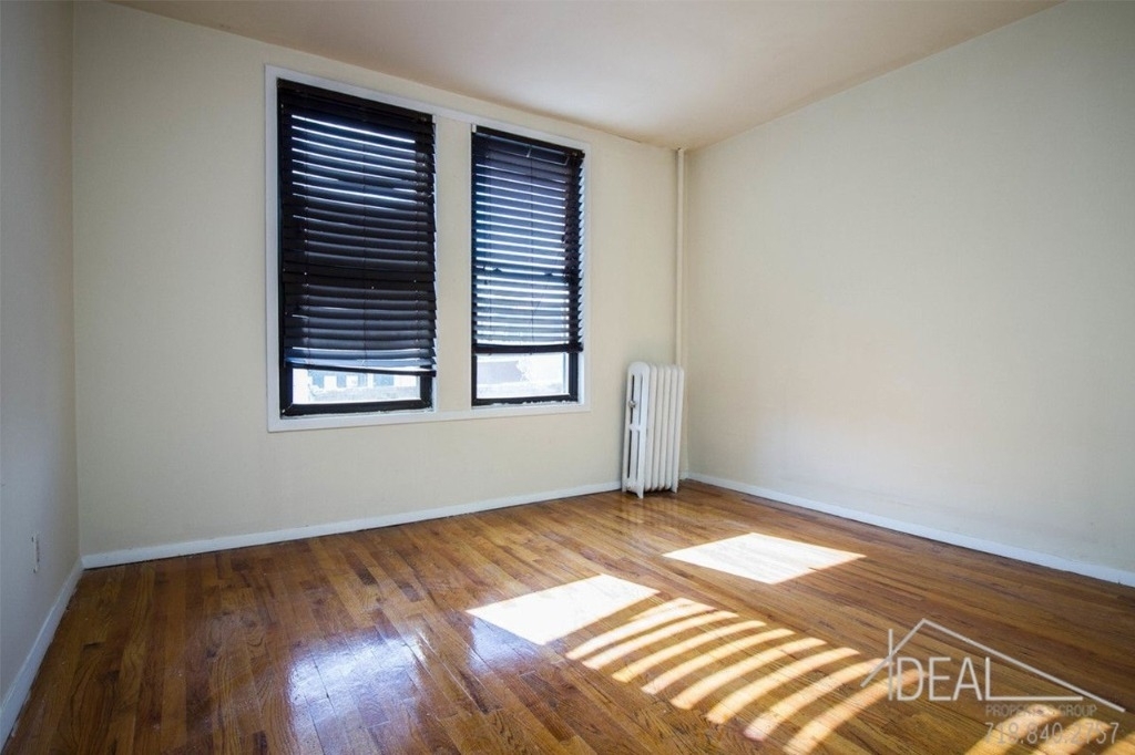 261 14th Street - Photo 1